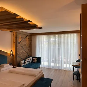 Am Schlossberg 4*, ארדינג גרמניה